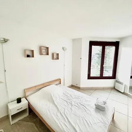 Proche De Geneve Homestay