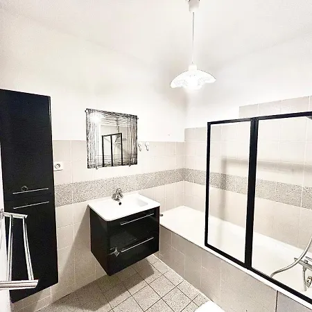 Proche De Geneve Homestay *